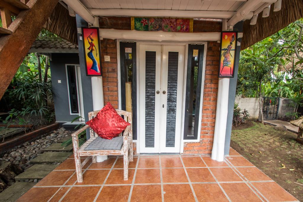 Hobbit'S House Homestay Banyuwedang Εξωτερικό φωτογραφία