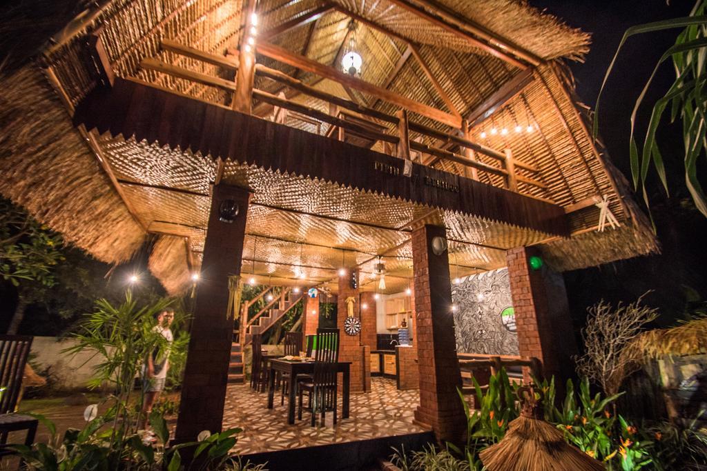 Hobbit'S House Homestay Banyuwedang Εξωτερικό φωτογραφία
