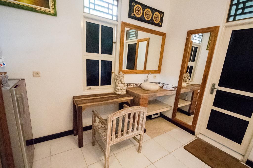 Hobbit'S House Homestay Banyuwedang Εξωτερικό φωτογραφία