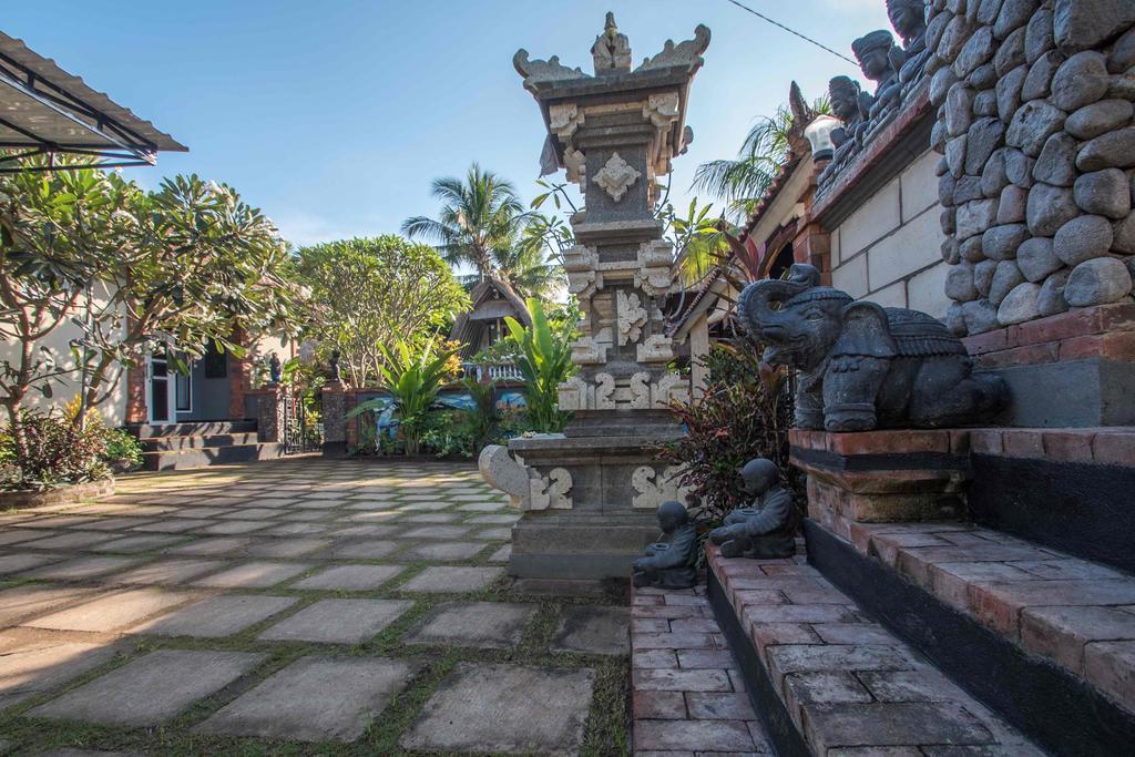 Hobbit'S House Homestay Banyuwedang Εξωτερικό φωτογραφία