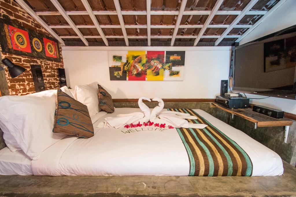Hobbit'S House Homestay Banyuwedang Εξωτερικό φωτογραφία