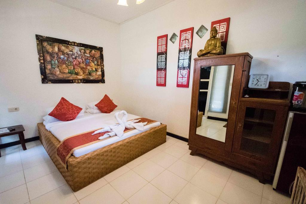 Hobbit'S House Homestay Banyuwedang Εξωτερικό φωτογραφία