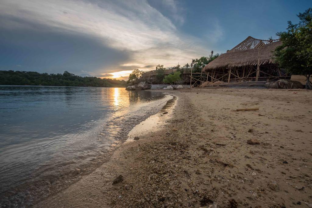 Hobbit'S House Homestay Banyuwedang Εξωτερικό φωτογραφία