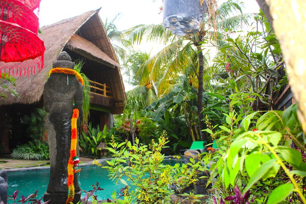 Hobbit'S House Homestay Banyuwedang Εξωτερικό φωτογραφία