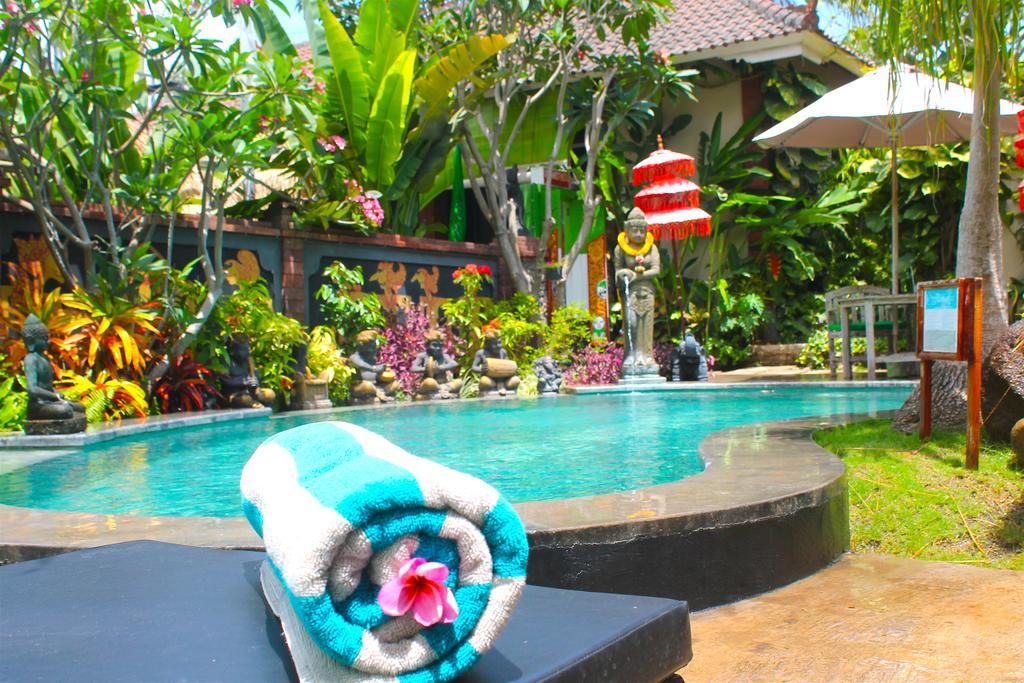Hobbit'S House Homestay Banyuwedang Εξωτερικό φωτογραφία