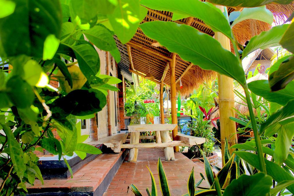 Hobbit'S House Homestay Banyuwedang Εξωτερικό φωτογραφία