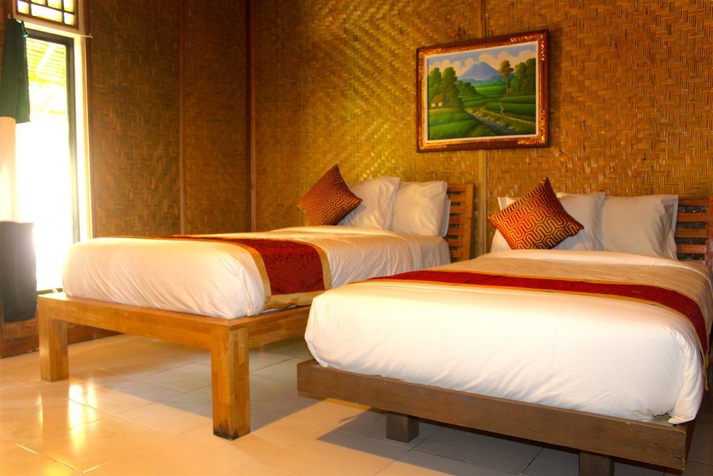 Hobbit'S House Homestay Banyuwedang Εξωτερικό φωτογραφία