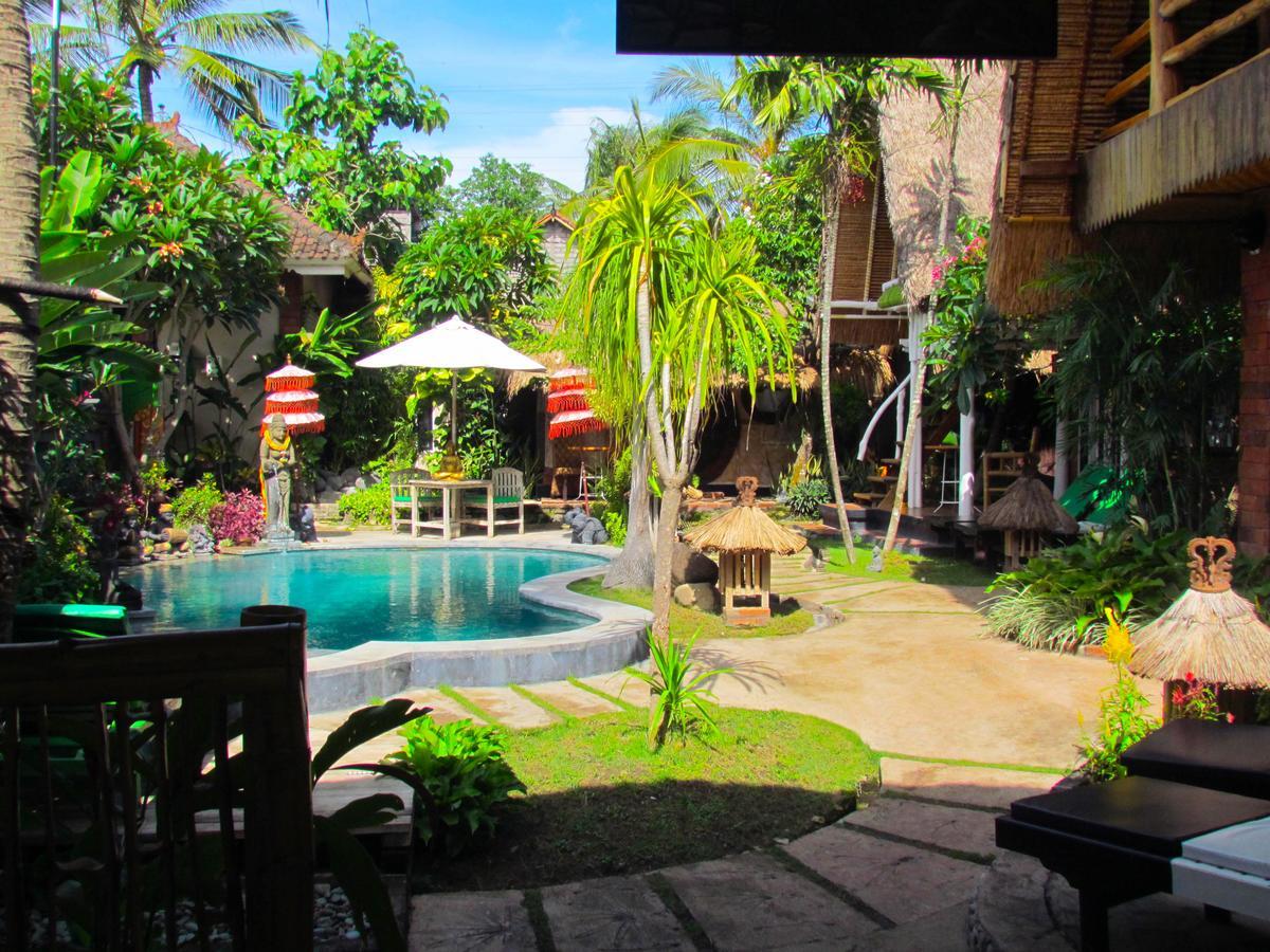 Hobbit'S House Homestay Banyuwedang Εξωτερικό φωτογραφία